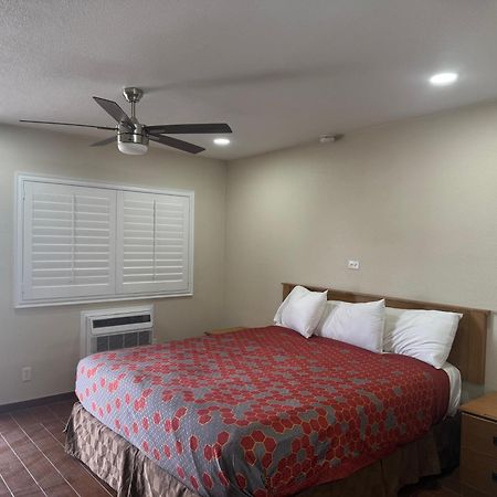 Townhouse Inn And Suites Brawley Ngoại thất bức ảnh