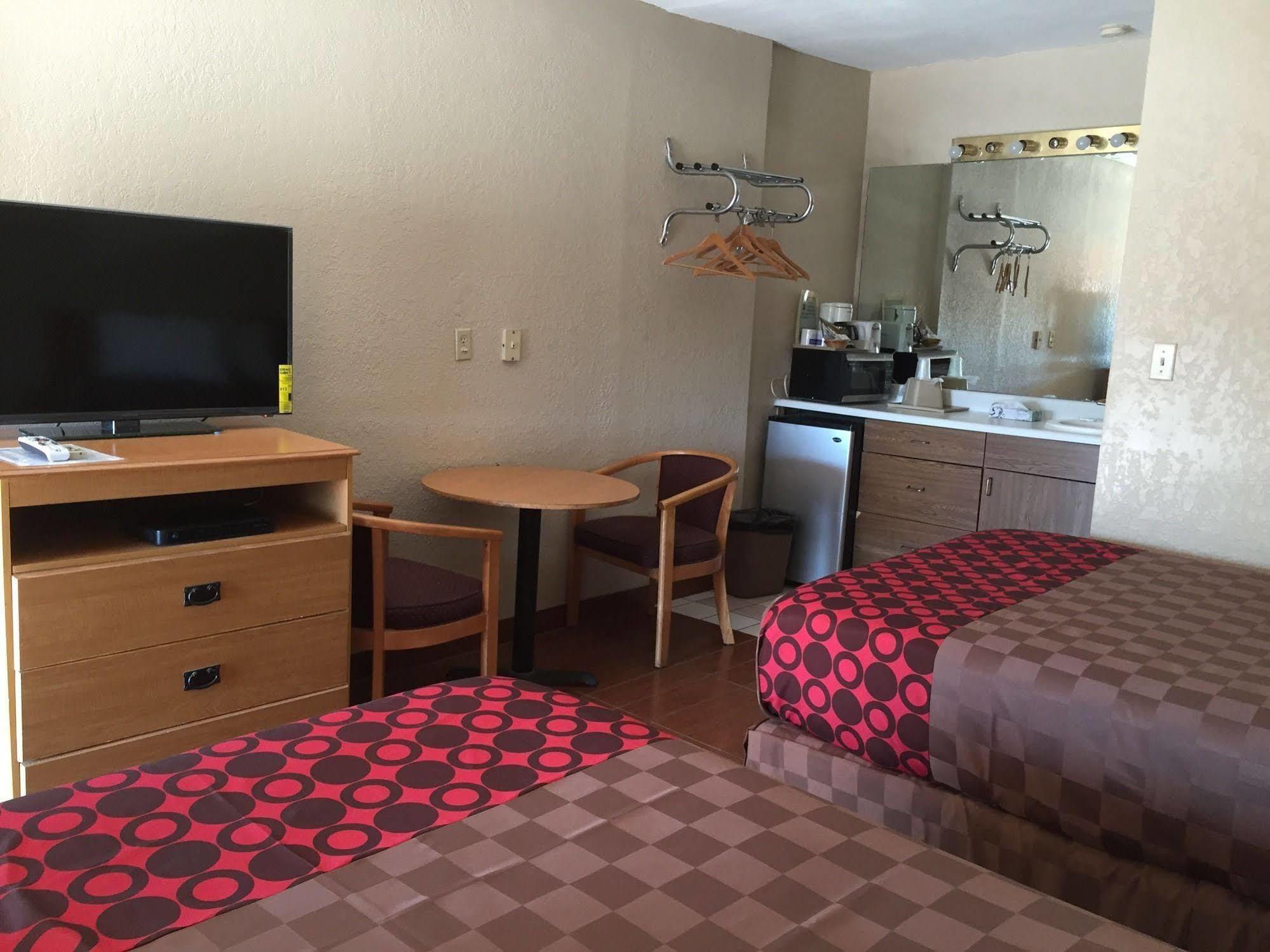 Townhouse Inn And Suites Brawley Ngoại thất bức ảnh